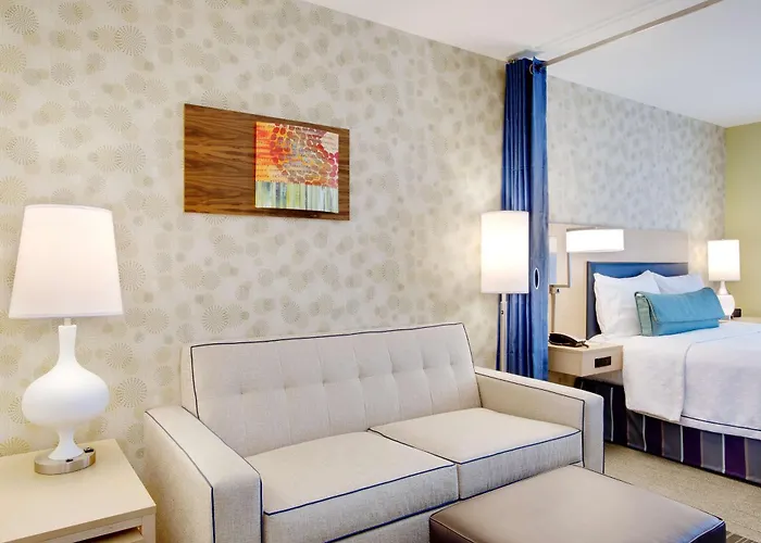 Hotel Home2 By Hilton Chicago