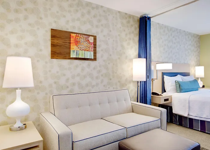 Hotel Home2 By Hilton Chicago 3*
