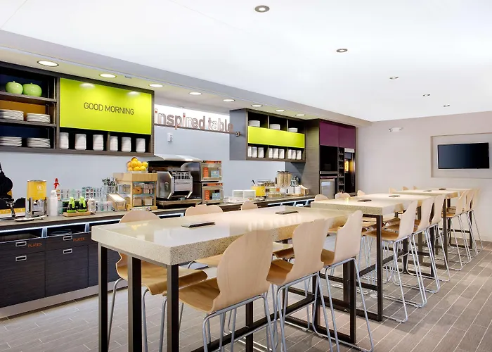 Отель Home2 By Hilton Chicago 3*